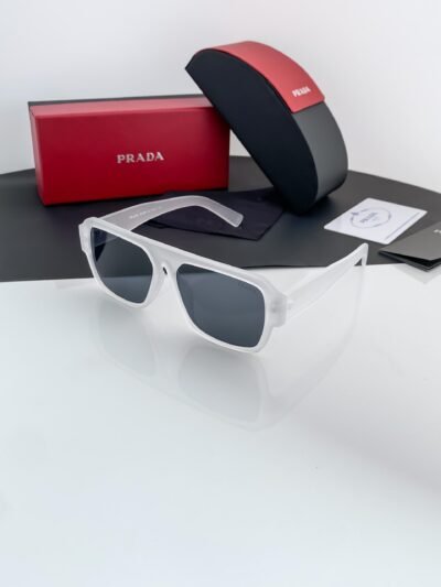 Prad_white_black_22y
