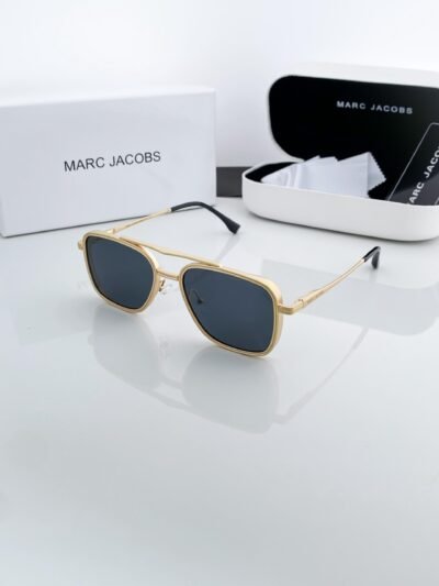 MARC JACOBS gold black 519