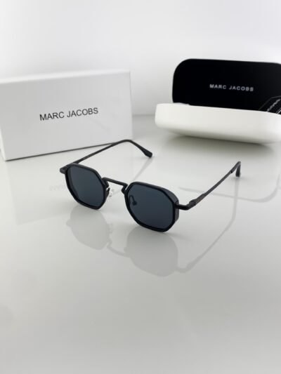 MARC JACOBS CHARCOAL BLACK 506
