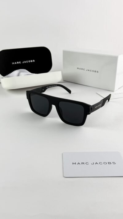 Marc Jacobs black 1004-