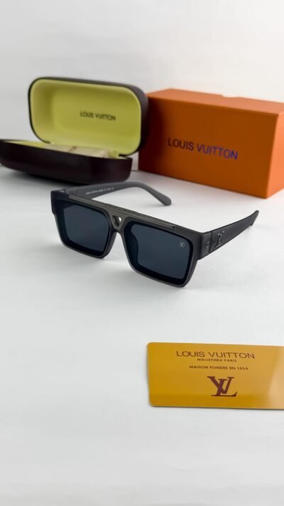 Loui_s vuitton grey black 1984